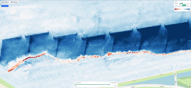 The Erosion tab of the CODAP portal over the groyne fields at Wierum: deep blue where sediment built up between January 2024 and March 2026, and a red band along the eroding marsh edge