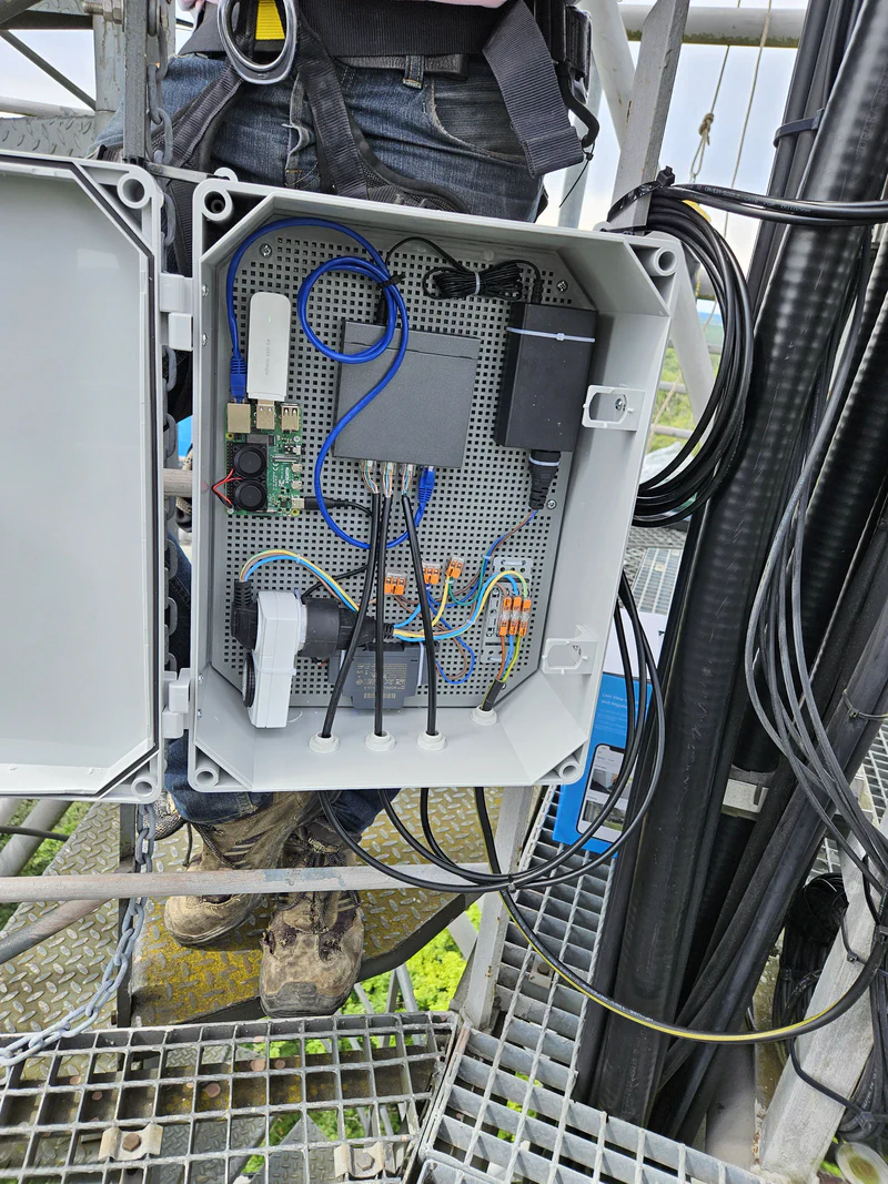 Pyronear hardware system